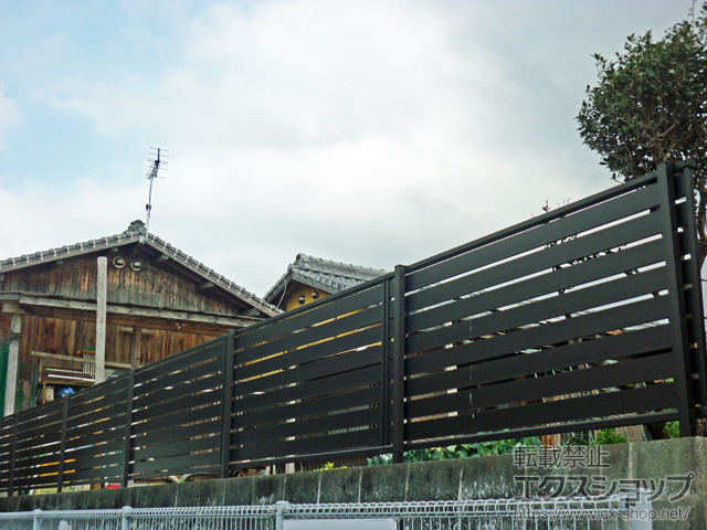 福岡県みやま市ののフェンス・柵 横板タイプ 自由柱施工 施工例