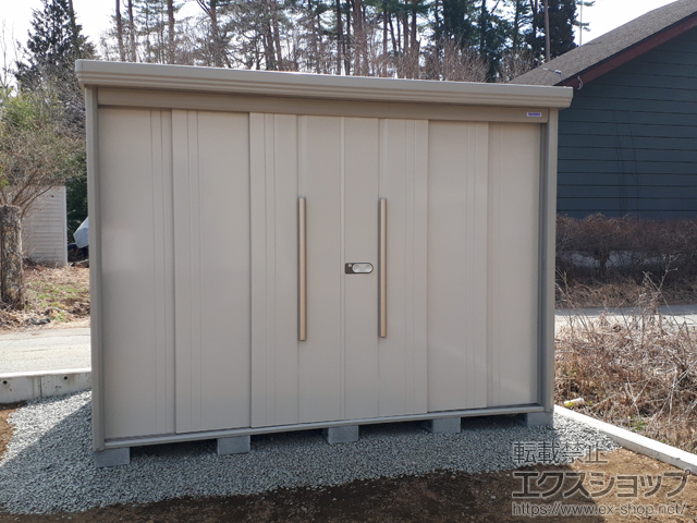 山梨県南都留郡富士河口湖町のの物置・屋外倉庫 Mr.ストックマンダンディ 多雪型 2900×1922×2110 ND-S2919-W 施工例