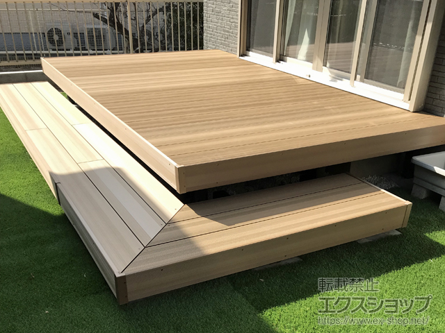 神奈川県横浜市ののウッドデッキ 樹ら楽ステージ 木彫 施工例