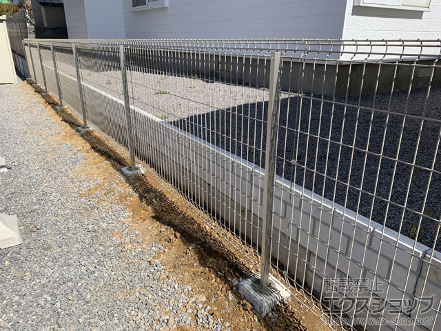 北海道函館市ののフェンス・柵 イーネットフェンス2F型 自由柱施工 施工例