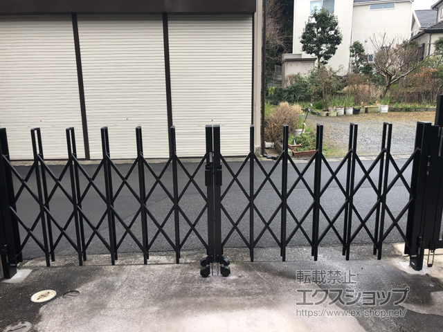 埼玉県川口市ののカーゲート トリップゲート RA型(錠無し) ノンレール 両開き 36W(18S+18M) 施工例