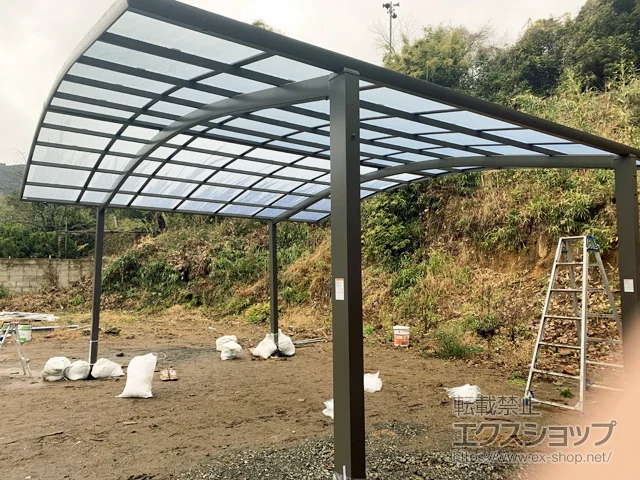 鹿児島県鹿児島市のLIXIL(リクシル)のカーポート ネスカR (ラウンドスタイル) ワイド 積雪～20cm対応 施工例