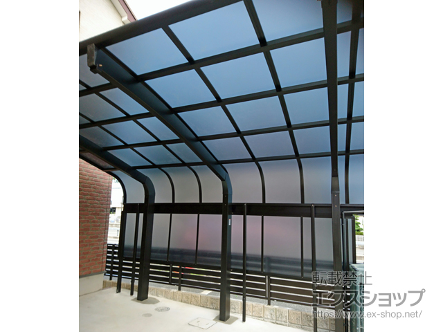 大阪府泉大津市のLIXIL リクシル（トステム）のカーポート テールポートシグマIII 1500 積雪〜50cm対応 施工例