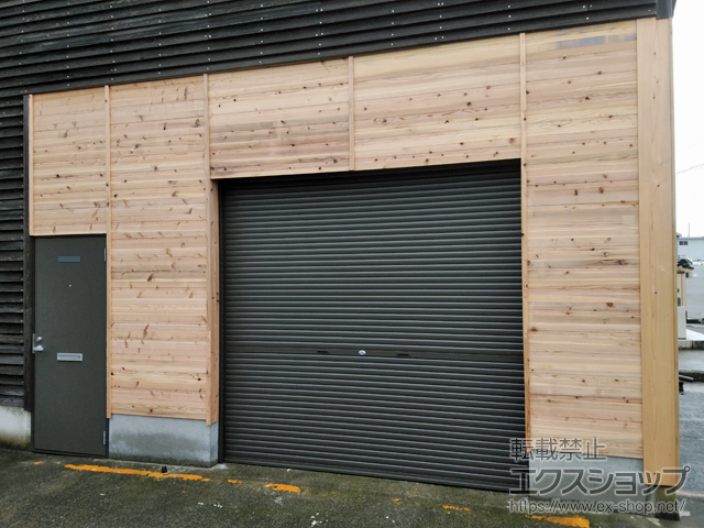 石川県金沢市のLIXIL リクシル（トステム）のガレージシャッター ガレージシャッタークワトロ 手動式 内部付タイプ 施工例