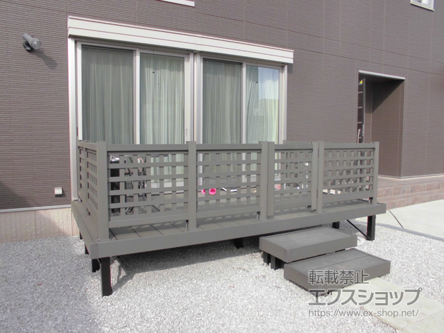 神奈川県相模原市ののウッドデッキ リウッドデッキ 200＋ リウッドデッキフェンス1型＜井桁格子＞＋リウッドデッキ門扉1型＜井桁格子＞ 施工例