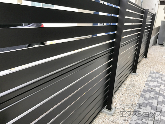 宮城県仙台市ののフェンス・柵 モクアルフェンス 横板タイプ 2段支柱 自立建て用（パネル2段） 施工例