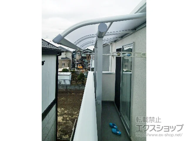東京都府中市のYKKAPのバルコニー・ベランダ屋根 ヴェクターテラス R型 屋根タイプ 単体 積雪～20cm対応 施工例