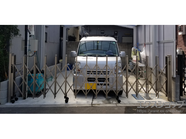 東京都足立区ののカーゲート トリップゲート RB型 ノンレール 片開き 44S 施工例