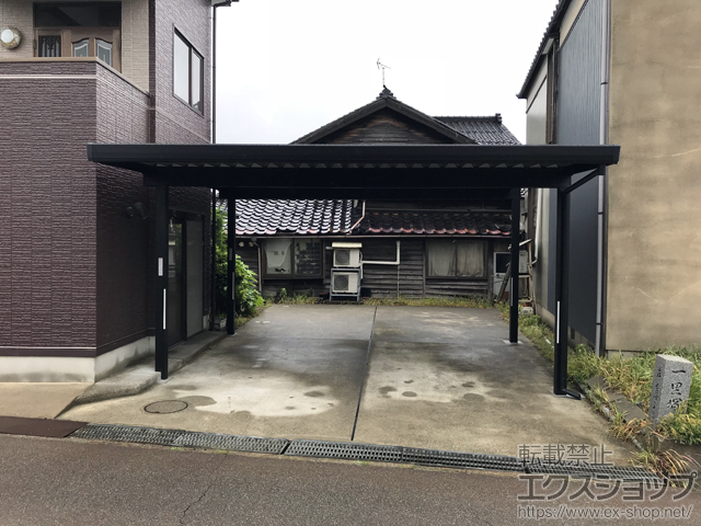石川県能美市のLIXIL リクシル（トステム）のカーポート テリオスポートIII 1500 2台用 角柱4本仕様 積雪〜50cm対応 施工例