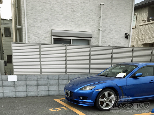 兵庫県尼崎市ののフェンス・柵 プレスタフェンス 8型 横ルーバー アルミ多段柱使用（パネル1段） 施工例