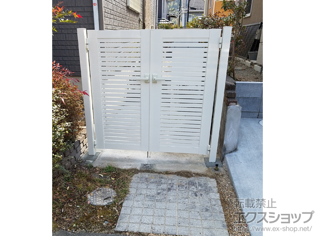 奈良県宇陀市のの門扉 シンプレオ門扉3型 横太格子 両開き 門柱使用 施工例