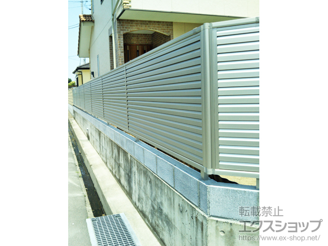 群馬県伊勢崎市ののフェンス・柵 ミエーネフェンス 目隠しルーバータイプ 自由柱 施工例