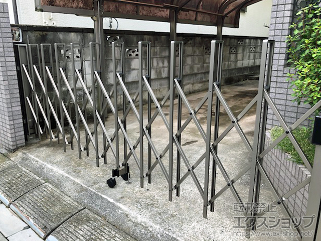 千葉県鎌ケ谷市ののカーゲート トリップゲート RA型 ノンレール 片開き 33S 施工例