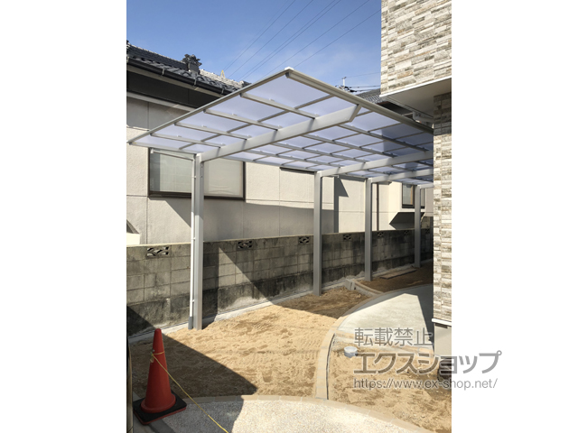 広島県広島市ののカーポート ネスカＦ (フラットスタイル) 縦連棟 積雪〜20cm対応 施工例