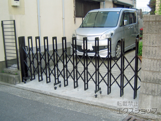 神奈川県横須賀市ののカーゲート アルシャインII L型 Aタイプ ノンレール 片開き 420S 施工例