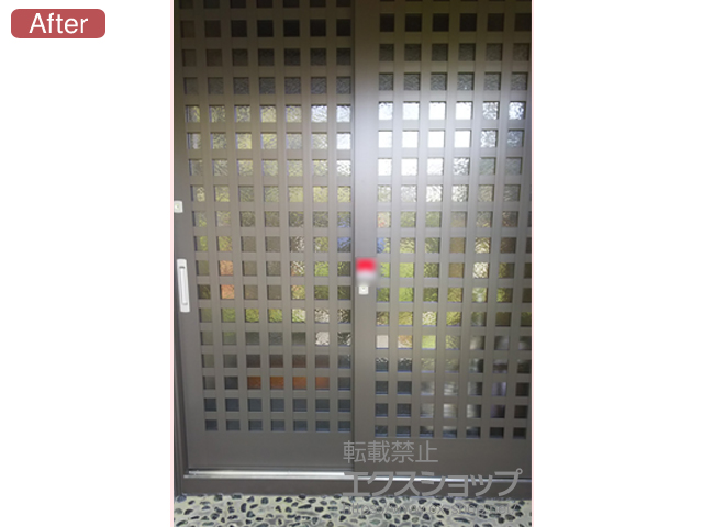 福岡県福岡市のLIXIL リクシル（トステム）の玄関ドア リシェント玄関引戸 SG仕様 2枚建戸 ランマ無 54型(井桁格子) 施工例