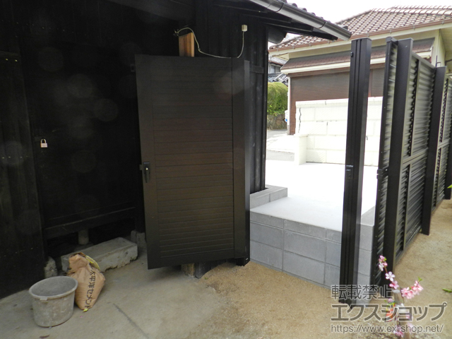 大阪府羽曳野市のの門扉 シンプレオ門扉5型 横目隠し 片開き 高尺タイプ 門柱使用 施工例