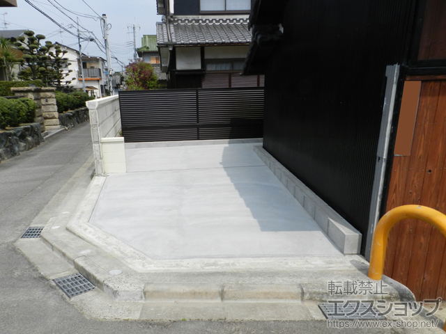 大阪府羽曳野市ののフェンス・柵 ミエーネフェンス 目隠しルーバータイプ 2段支柱 自立建て用（パネル2段） 施工例