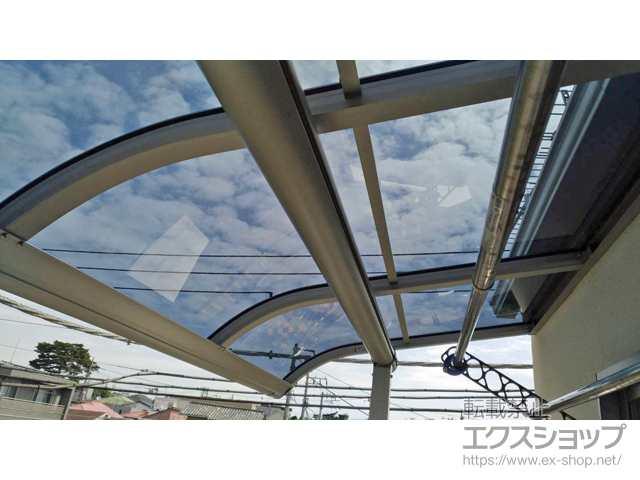 東京都世田谷区ののバルコニー・ベランダ屋根 ヴェクターテラス R型 屋根タイプ 単体 積雪〜20cm対応 施工例