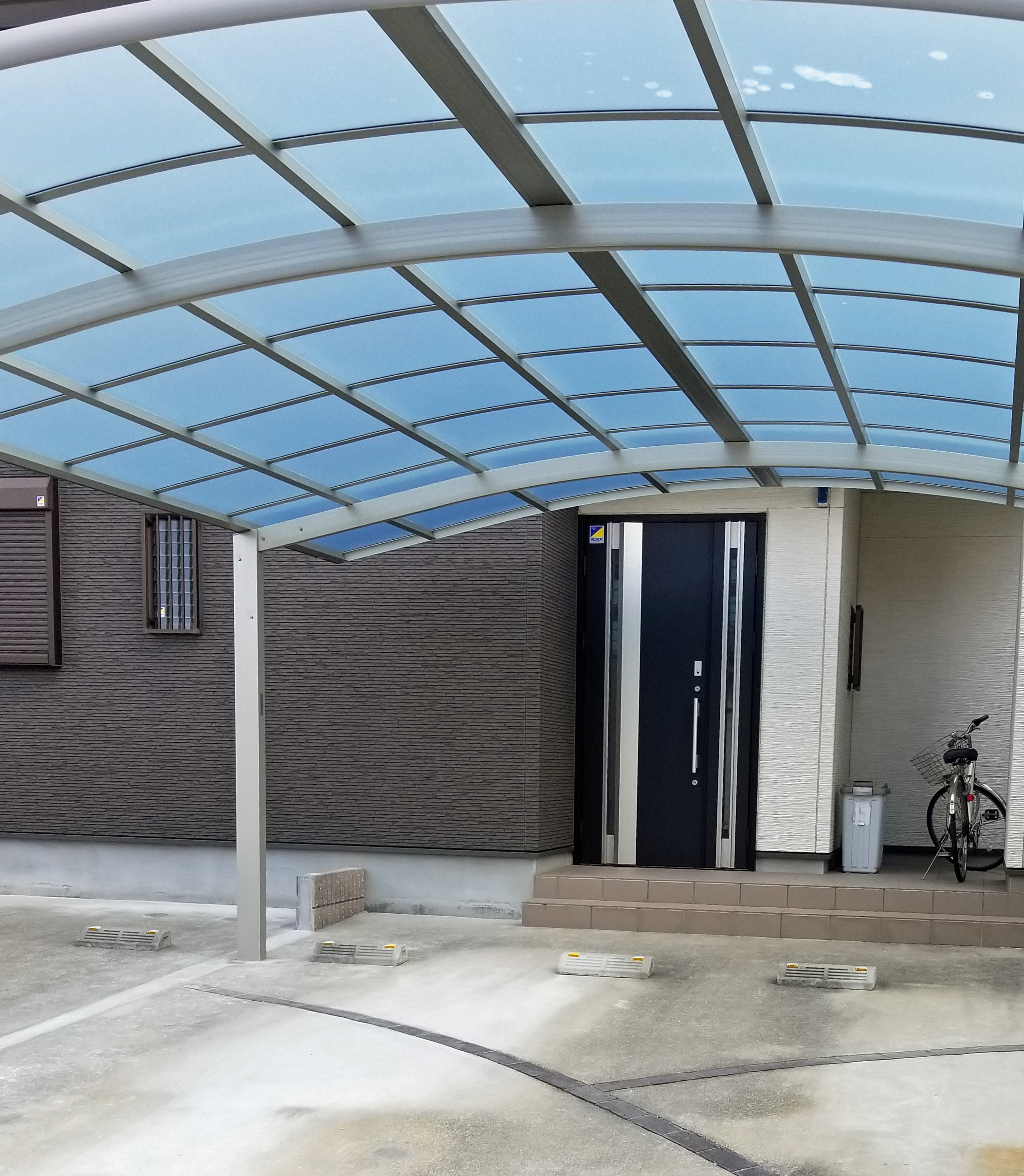 大阪府和泉市ののカーポート レイナツインポートグラン　積雪〜20cm対応 施工例