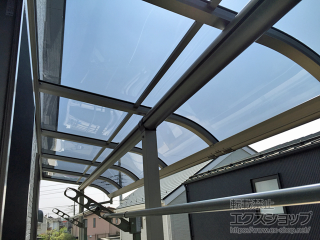 東京都小平市ののバルコニー・ベランダ屋根 ヴェクターテラス R型 屋根タイプ 連棟 積雪〜20cm対応 施工例