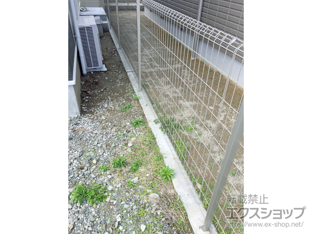 山梨県甲府市ののフェンス・柵 イーネットフェンス1F型 自由柱施工 施工例
