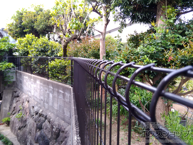 福岡県糸島市ののフェンス・柵 イーネットフェンス2F型 自由柱 施工例