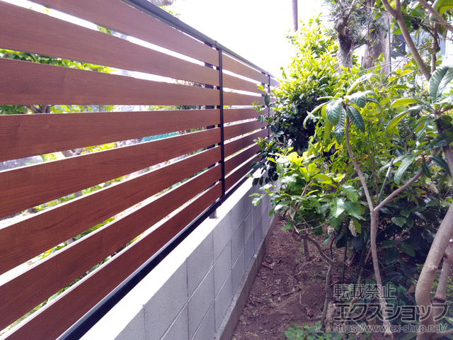 福岡県糸島市ののフェンス・柵 モクアルフェンス 横板タイプ 自由柱施工 施工例