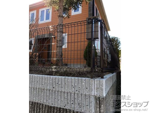 大阪府四條畷市ののフェンス・柵 ハイグリッドフェンスN8型 フリーポールタイプ 施工例