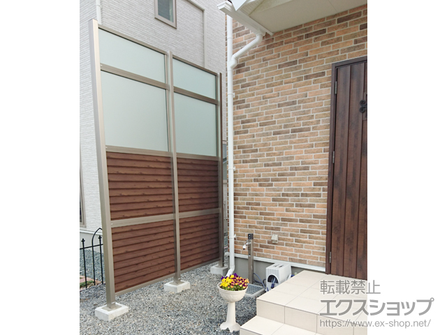 岩手県奥州市ののフェンス・柵 LALAスクリーン 1型[採光]+4W型[固定ルーバー] 間仕切り支柱 施工例