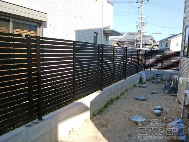 大阪府岸和田市ののフェンス・柵 プレスタフェンス 7Y型 横スリット フリーポールタイプ 施工例