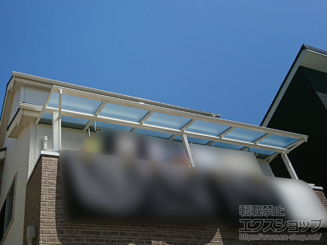 東京都立川市ののバルコニー・ベランダ屋根 ヴェクターテラス F型 屋根タイプ 連棟 積雪〜20cm対応 施工例