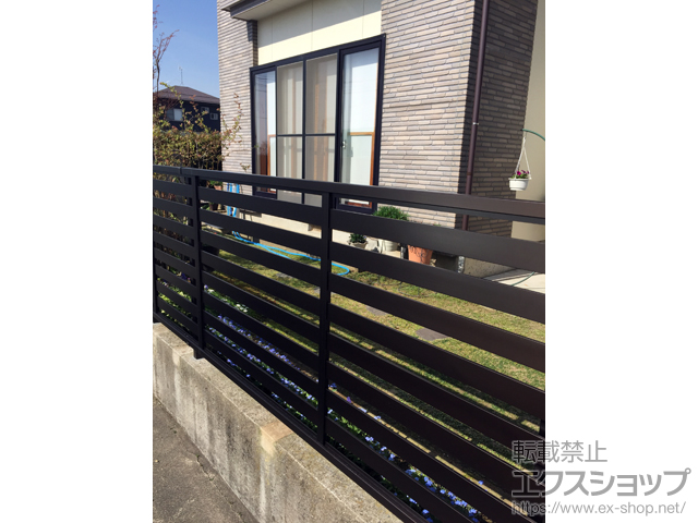 新潟県新潟市ののフェンス・柵 カムフィX5型 横太格子 フリー支柱タイプ 施工例