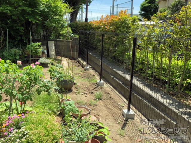 山梨県甲府市ののフェンス・柵 イーネットフェンス1F型 自由柱施工 施工例