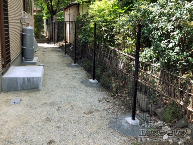 山梨県甲府市ののフェンス・柵 イーネットフェンス1F型 自由柱施工 施工例