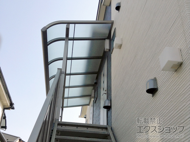 東京都練馬区のLIXIL リクシル（トステム）のバルコニー・ベランダ屋根 パワーアルファ RB型 屋根タイプ 単体 積雪〜30cm対応 施工例