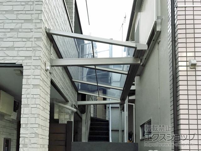 東京都葛飾区ののテラス屋根 スピーネ F型 ルーフタイプ 単体 積雪〜20cm対応 施工例