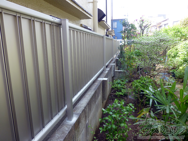 東京都葛飾区ののフェンス・柵 シンプレオフェンス6型 縦目隠し 自由柱タイプ 施工例