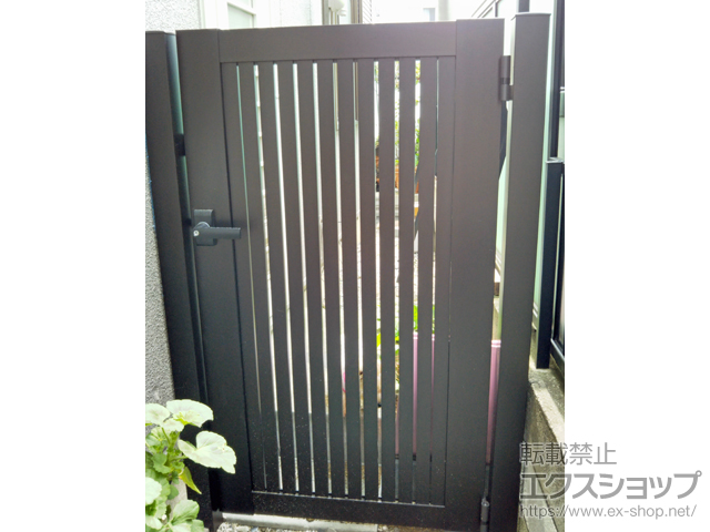 千葉県千葉市のの門扉 シンプレオ門扉4型 縦太格子 片開き 門柱使用 施工例