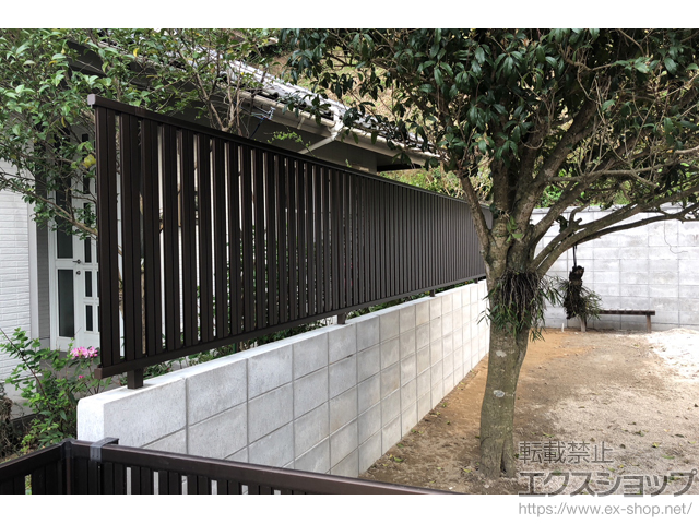 島根県出雲市ののフェンス・柵 シンプレオフェンスST1型 縦スリット 自由柱施工 施工例