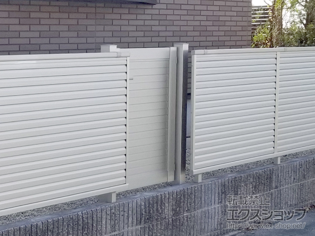 福岡県久留米市のの門扉 シンプレオ門扉5型 横目隠し 片開き 門柱使用 施工例