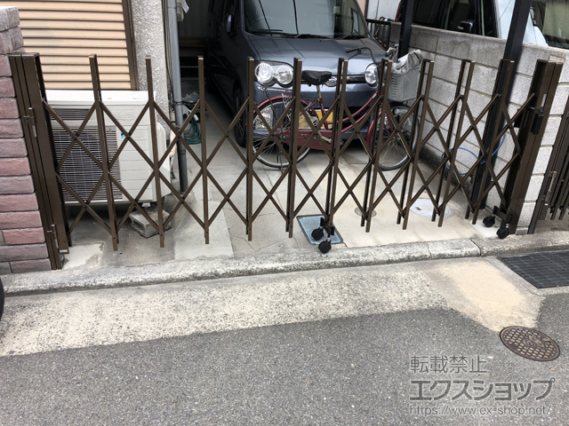 大阪府八尾市ののカーゲート トリップゲート RA型(錠無し) ノンレール 片開き　33S 施工例