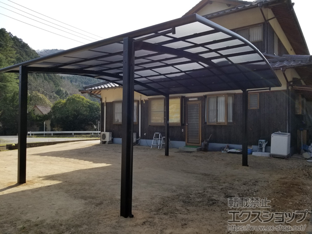 岡山県高梁市ののカーポート ネスカR (ラウンドスタイル) ワイド 積雪〜20cm対応 施工例