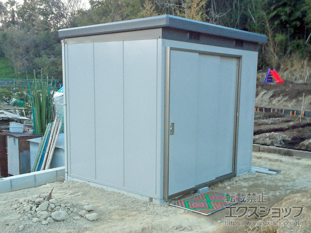 大阪府枚方市のの物置・屋外倉庫 ナイソー 一般型 2460×1880×2270 SMK-47S 施工例
