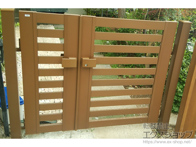 千葉県船橋市のの門扉 ニューカムフィ5型 横格子 両開き親子 門柱タイプ 施工例