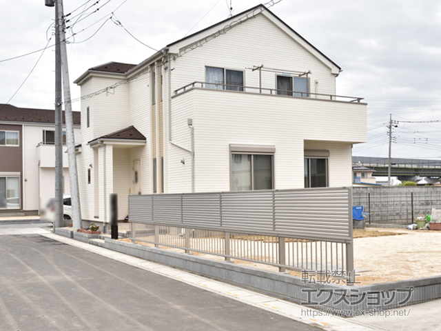 埼玉県幸手市ののフェンス・柵 ミエーネフェンス+ミエッタフェンス 2段支柱 自立建て用（パネル2段） 施工例