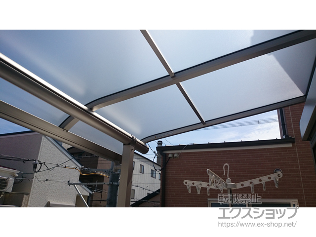 大阪府大阪市ののバルコニー・ベランダ屋根 ヴェクターテラス R型 屋根タイプ 単体 積雪〜20cm対応〈1〉 施工例