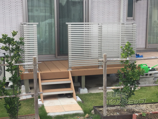 鹿児島県いちき串木野市ののウッドデッキ リウッドデッキ 200＋リウッド ステップ5型 ステップSタイプ（2段）×1セット＋ルシアスデッキフェンスA03型 〈横ストライプタイプ〉 施工例