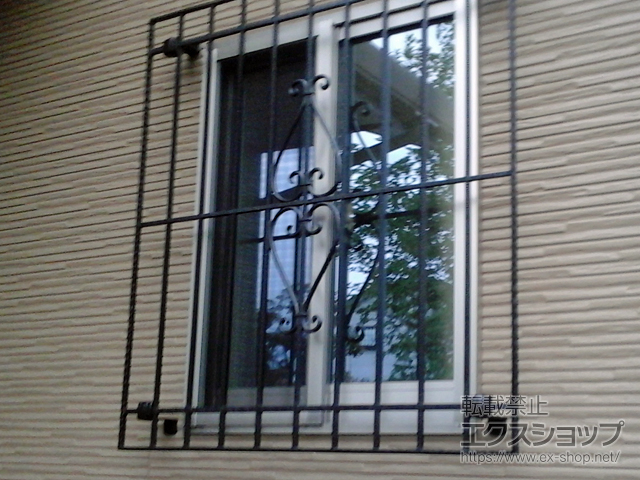 栃木県真岡市のLIXIL リクシル（トステム）の面格子・窓格子 鋳物面格子 スパニッシュ 07409 施工例