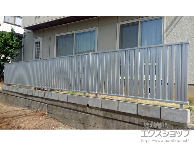 長野県長野市ののフェンス・柵 シンプレオフェンスST1型 縦スリット 自由柱タイプ 施工例